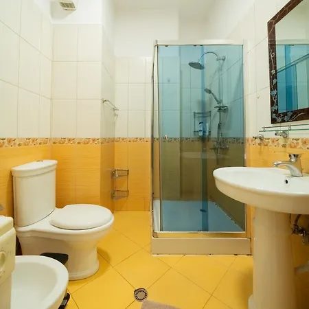 Prestigious Spacious Historical In Center