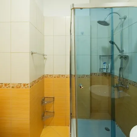 Prestigious Spacious Historical In Center